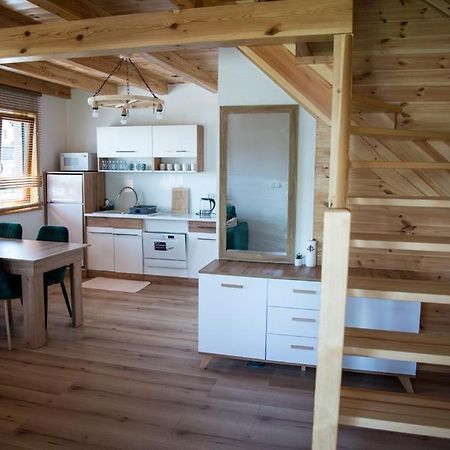 Kalinowy Sad Domki Z Jacuzzi I Sauna Mikołajki المظهر الخارجي الصورة