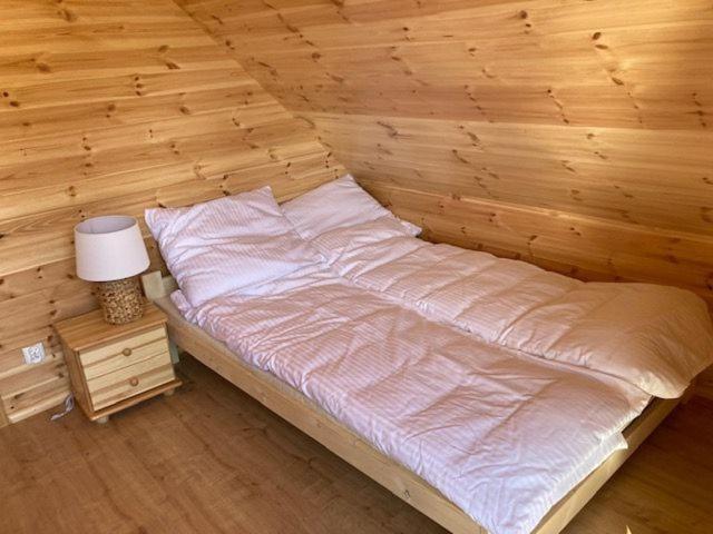 Kalinowy Sad Domki Z Jacuzzi I Sauna Mikołajki المظهر الخارجي الصورة