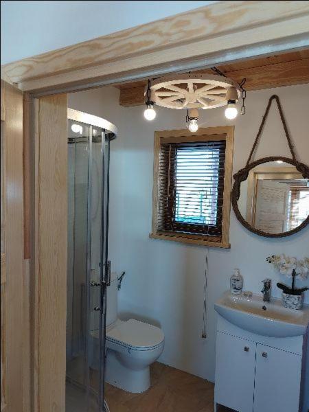 Kalinowy Sad Domki Z Jacuzzi I Sauna Mikołajki المظهر الخارجي الصورة