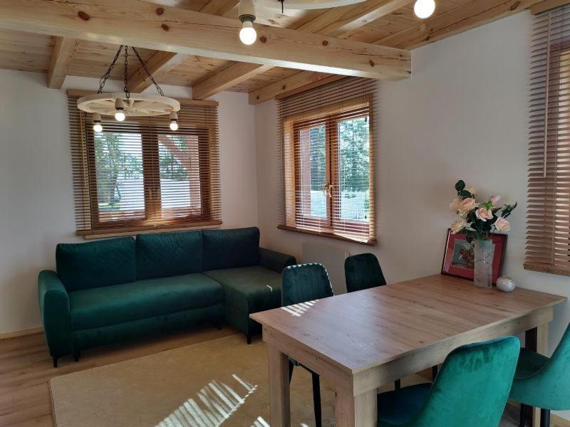 Kalinowy Sad Domki Z Jacuzzi I Sauna Mikołajki المظهر الخارجي الصورة