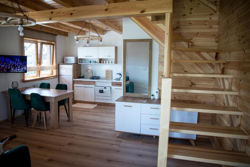 Kalinowy Sad Domki Z Jacuzzi I Sauna Mikołajki المظهر الخارجي الصورة